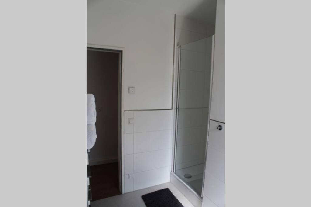 London . Chillinghouse # 9, 3 Min. Vom Ice, Netflix, Garten Siegburg Exterior foto